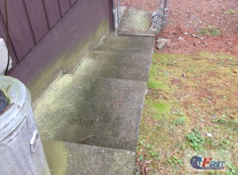 007_first_in_pressure_washing_residential-10